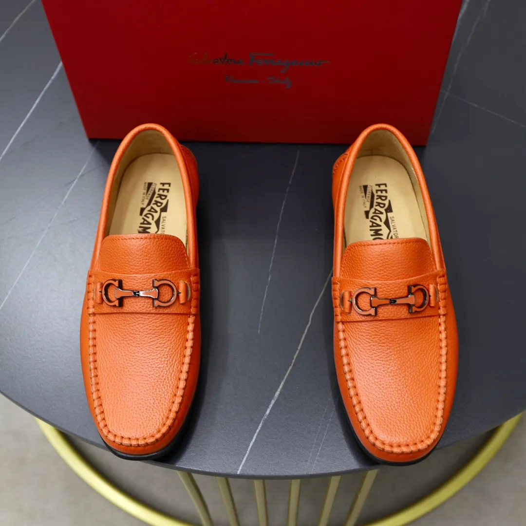 Men's shoes: 260🙅‍♂️🙅‍♂️🙅‍♂️Niuli Brand: Ferragamo Standard code: Men's code 38/44 (45 customized) Grade: Same as the official website Material: Original imported cowhide leather lining Original wear-resistant lightweight outsole Style category: Men's casual slip-on shoes Distinguished luxury brand elements top luxury Color: Actual picture color
